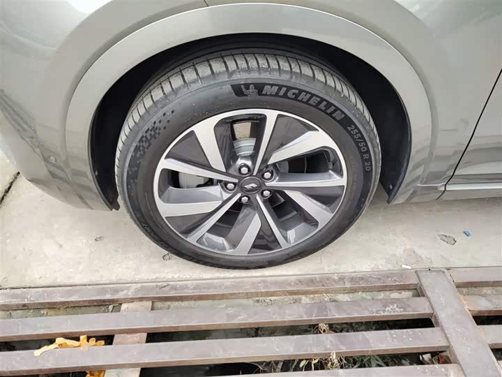 Фото 23 - LiXiang One