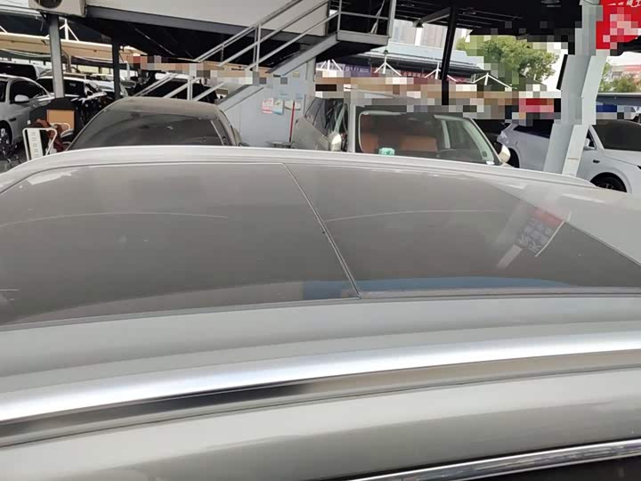 Фото 27 - LiXiang One