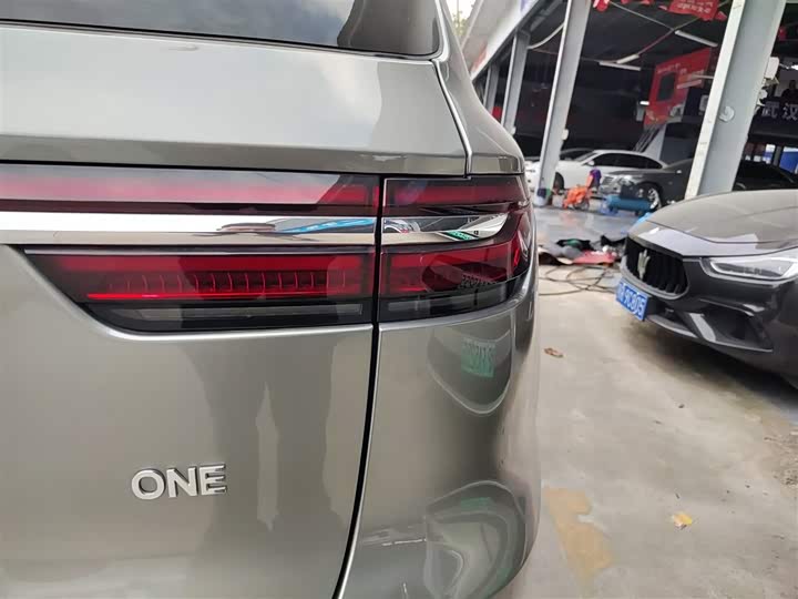 Фото 8 - LiXiang One