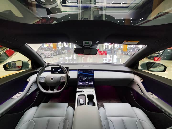 Фото 15 - Nio ET5T