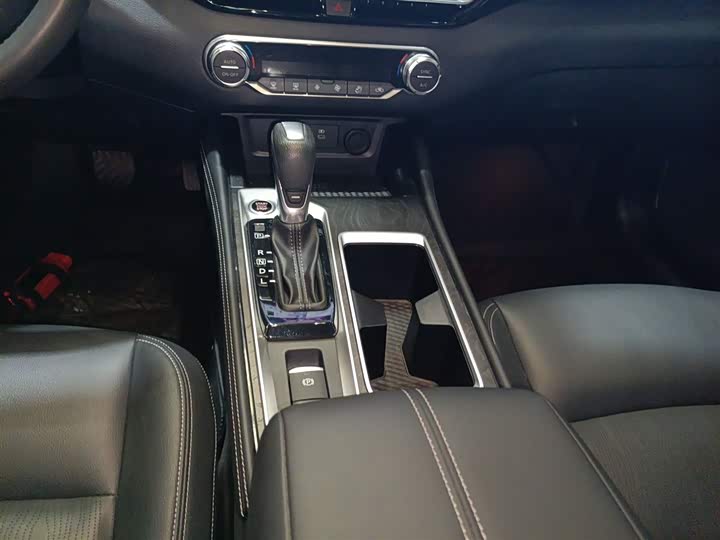 Фото 14 - Nissan Teana