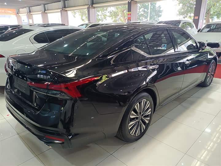 Фото 7 - Nissan Teana