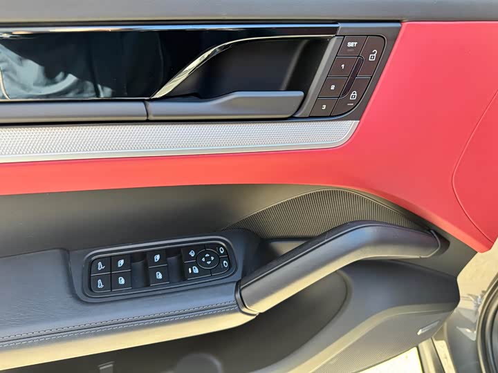 Фото 12 - Porsche Cayenne