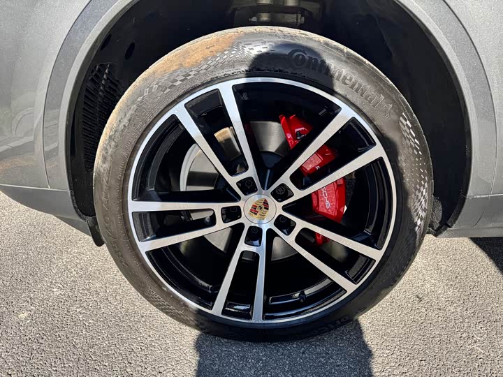 Фото 24 - Porsche Cayenne