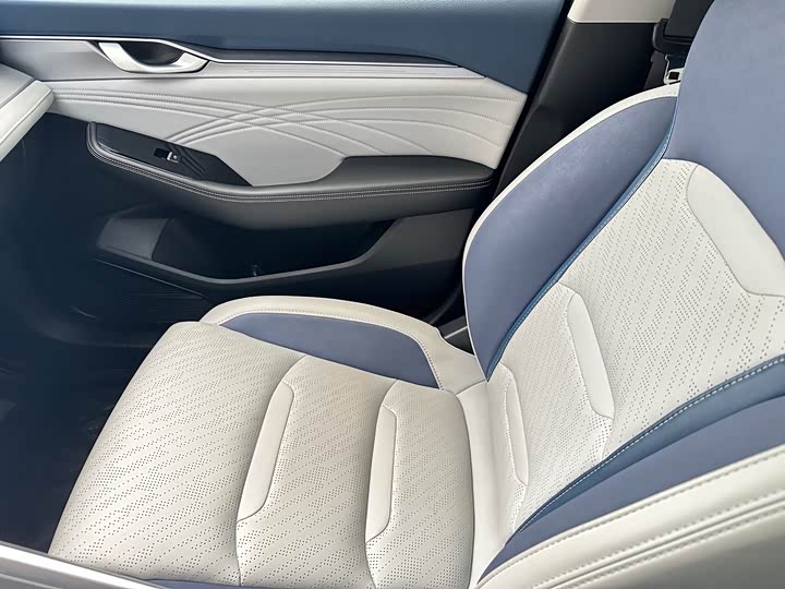 Фото 11 - Geely Preface