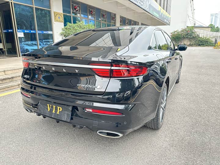 Фото 24 - Geely Preface