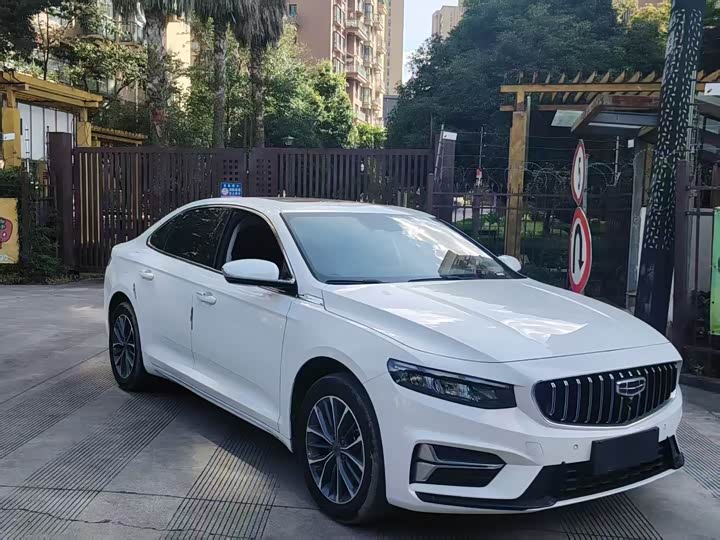 Фото 2 - Geely Preface