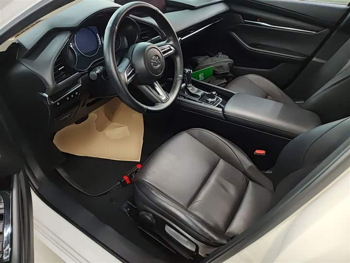 Фото 16 - Mazda 3 (Axela)