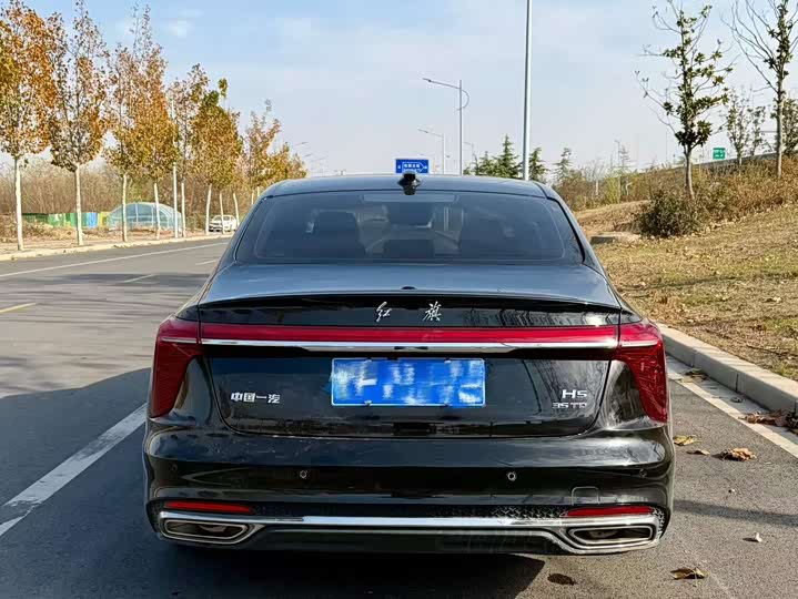 Фото 9 - Hongqi H5