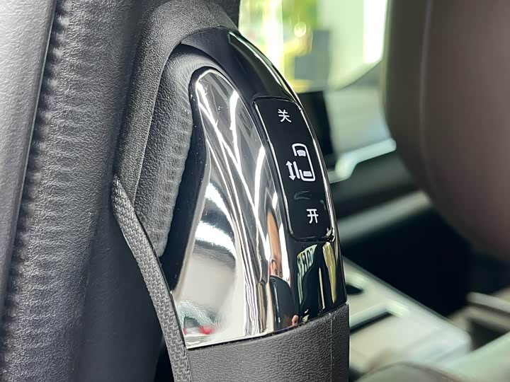 Фото 17 - Toyota Granvia