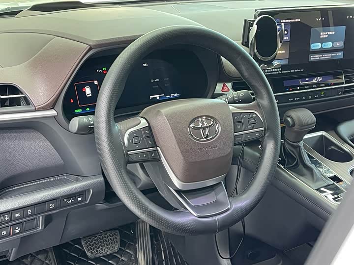 Фото 5 - Toyota Granvia