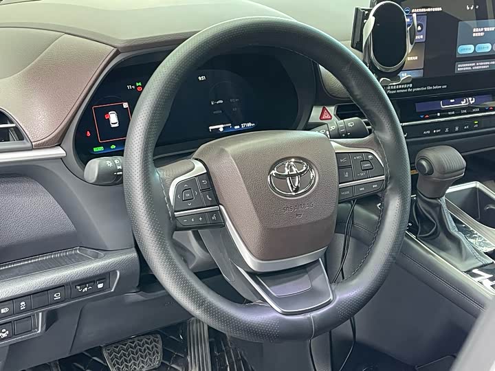 Фото 6 - Toyota Granvia