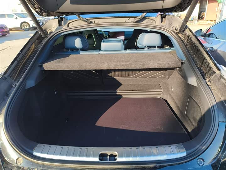 Фото 18 - Zeekr 001