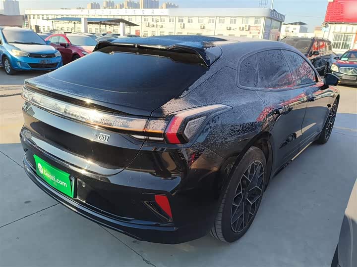 Фото 7 - Zeekr 001