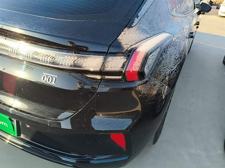 Фото 8 - Zeekr 001