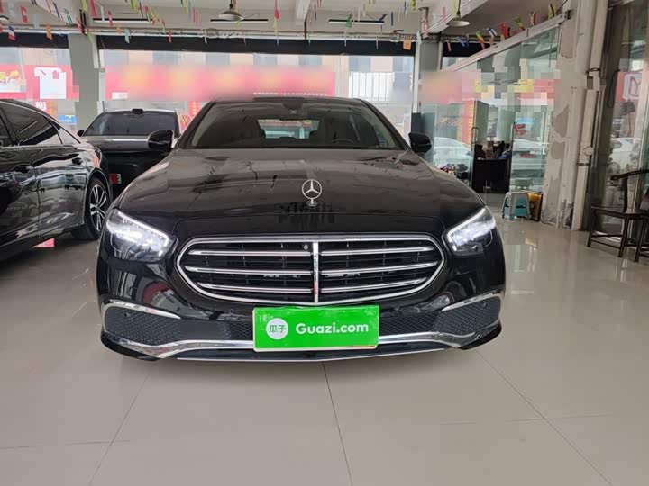 Фото 3 - Mercedes-Benz E-Class