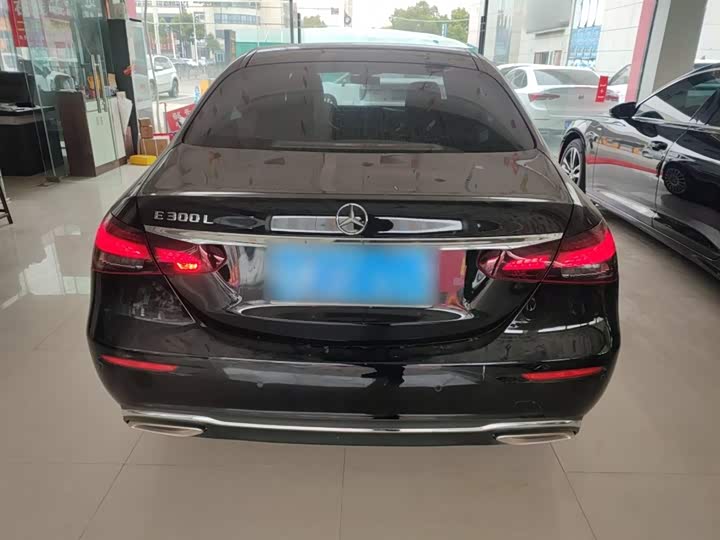 Фото 6 - Mercedes-Benz E-Class