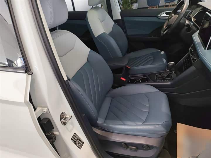 Фото 25 - Volkswagen Tharu