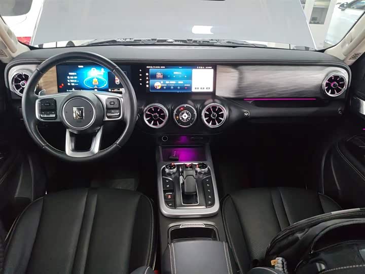 Фото 10 - Tank 300