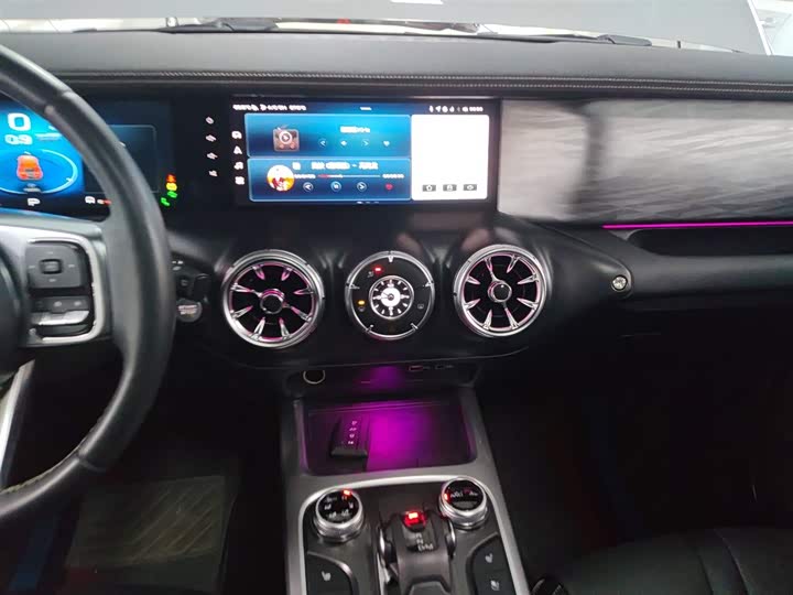 Фото 13 - Tank 300