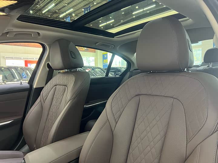 Фото 13 - BMW 3 Series