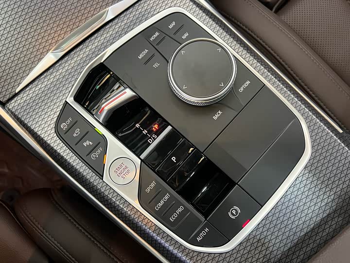 Фото 17 - BMW 3 Series