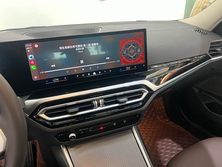 Фото 18 - BMW 3 Series