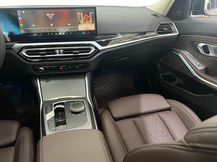 Фото 21 - BMW 3 Series