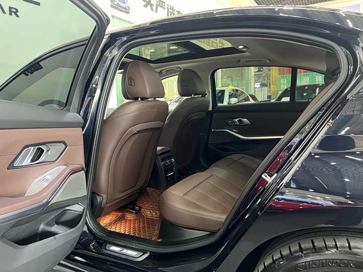 Фото 24 - BMW 3 Series