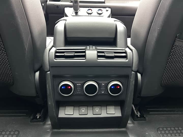 Фото 17 - Land Rover Defender