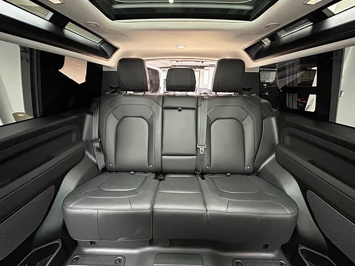 Фото 18 - Land Rover Defender