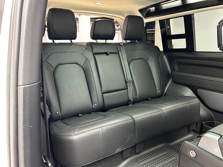 Фото 19 - Land Rover Defender