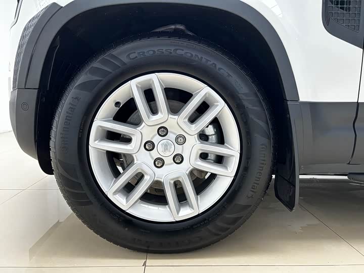 Фото 23 - Land Rover Defender