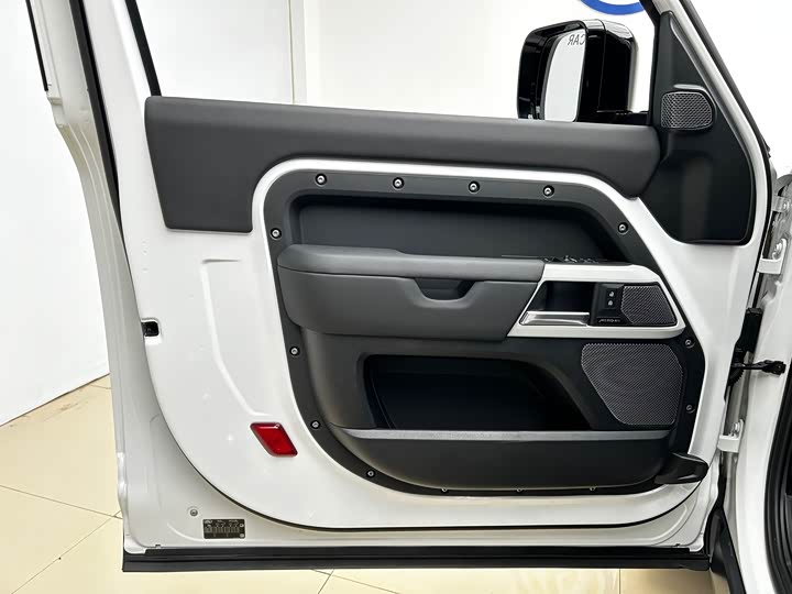 Фото 4 - Land Rover Defender