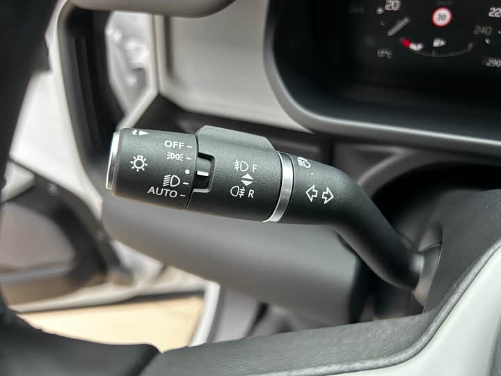 Фото 9 - Land Rover Defender