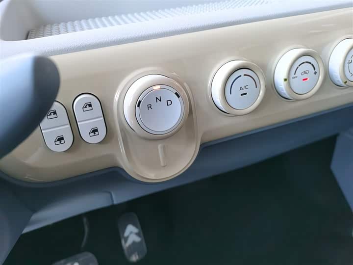 Фото 14 - Bestune Pony