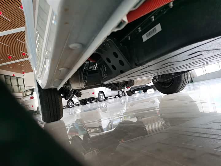 Фото 21 - Bestune Pony