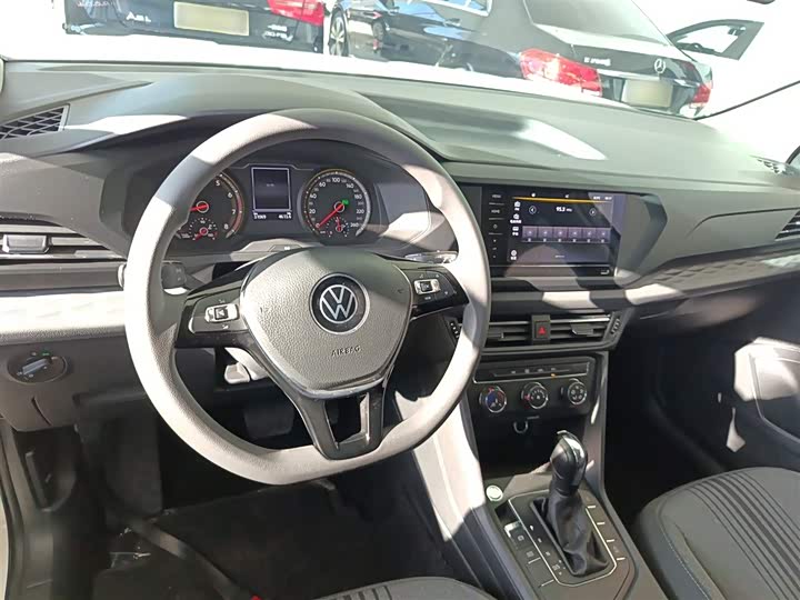 Фото 10 - Volkswagen Tharu