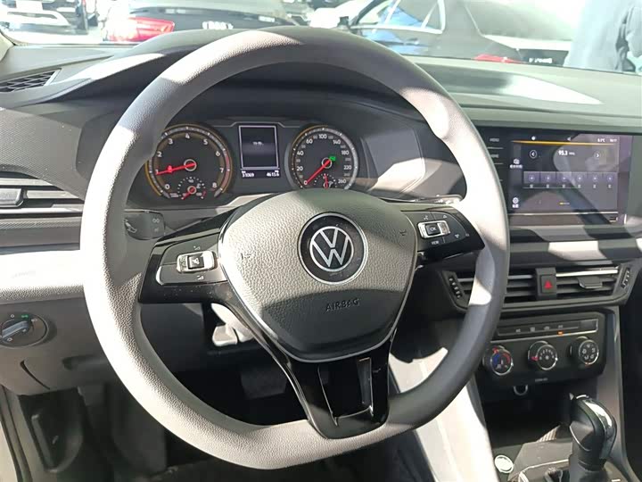 Фото 11 - Volkswagen Tharu