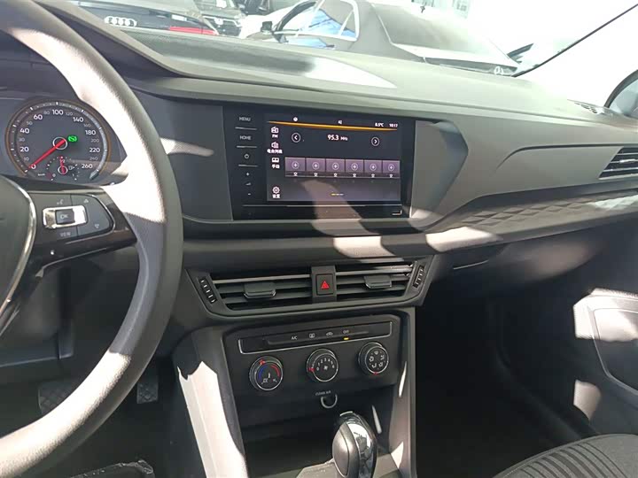 Фото 13 - Volkswagen Tharu