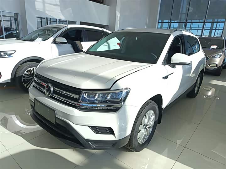 Фото 2 - Volkswagen Tharu