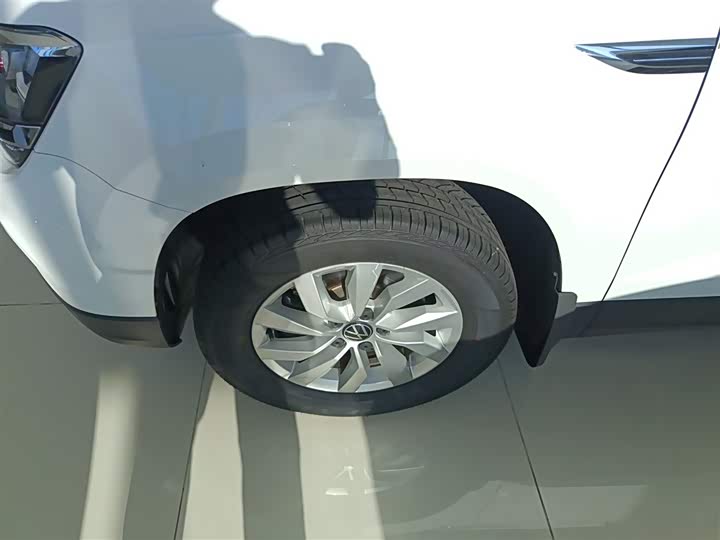 Фото 23 - Volkswagen Tharu