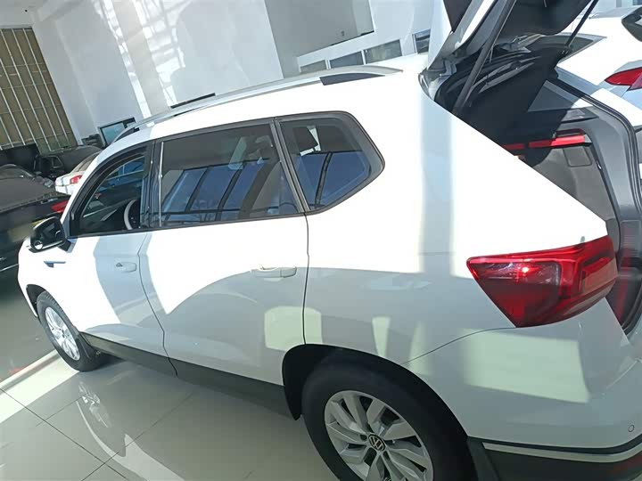 Фото 5 - Volkswagen Tharu