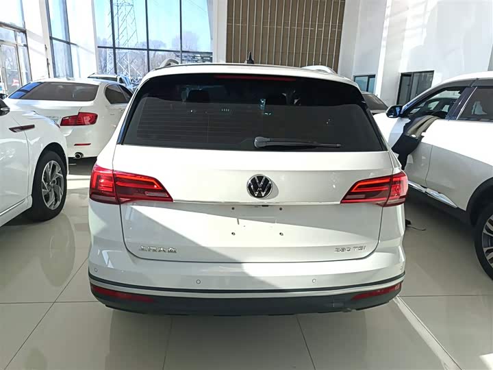 Фото 6 - Volkswagen Tharu