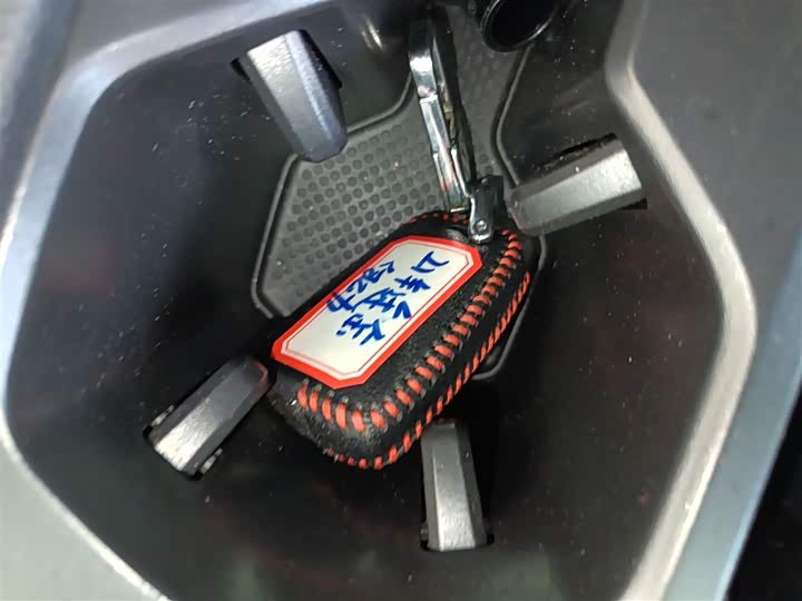 Фото 9 - Volkswagen Tharu