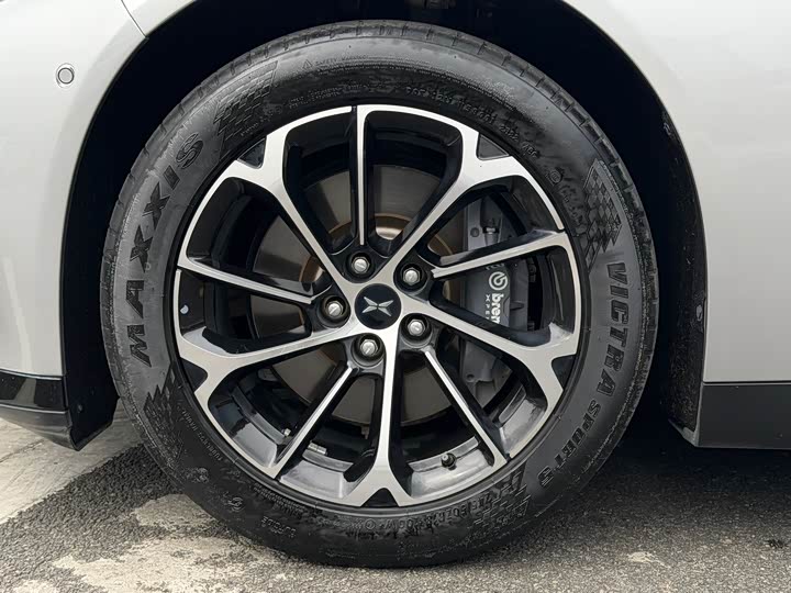 Фото 12 - XPeng P7