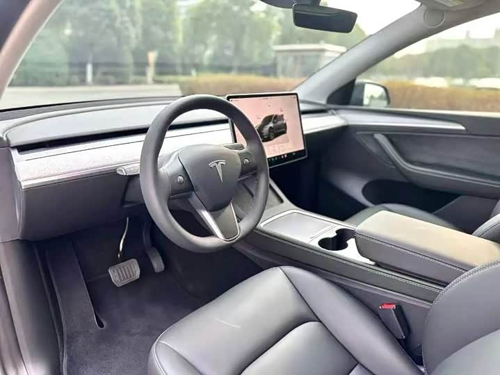 Фото 3 - Tesla Model Y