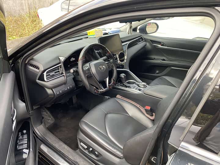 Фото 3 - Toyota Camry