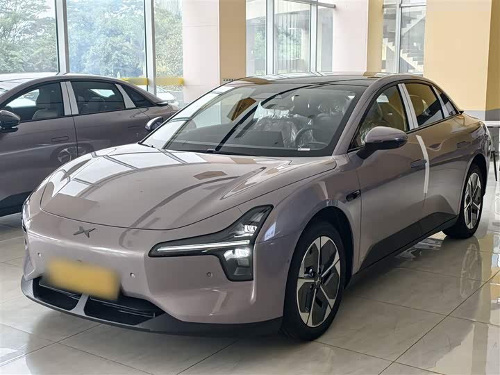 Фото 1 - XPeng Mona M03