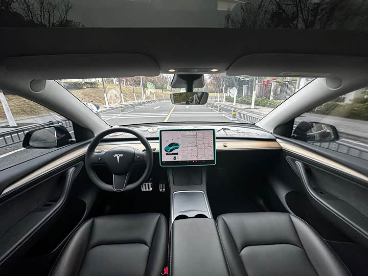 Фото 13 - Tesla Model Y